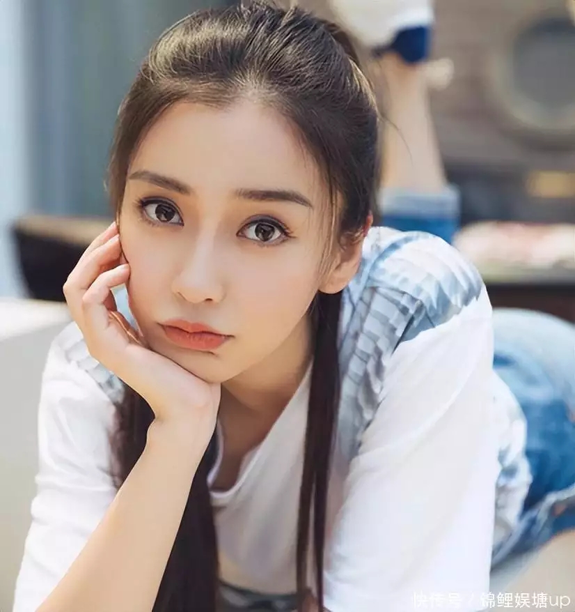 与此同时,杨颖以模特身份出道,如今事业更加成功的文咏珊眼光独到
