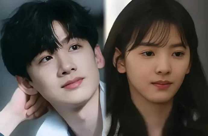 李兰迪化身网球少女,格子短裙配西装展少女魅力