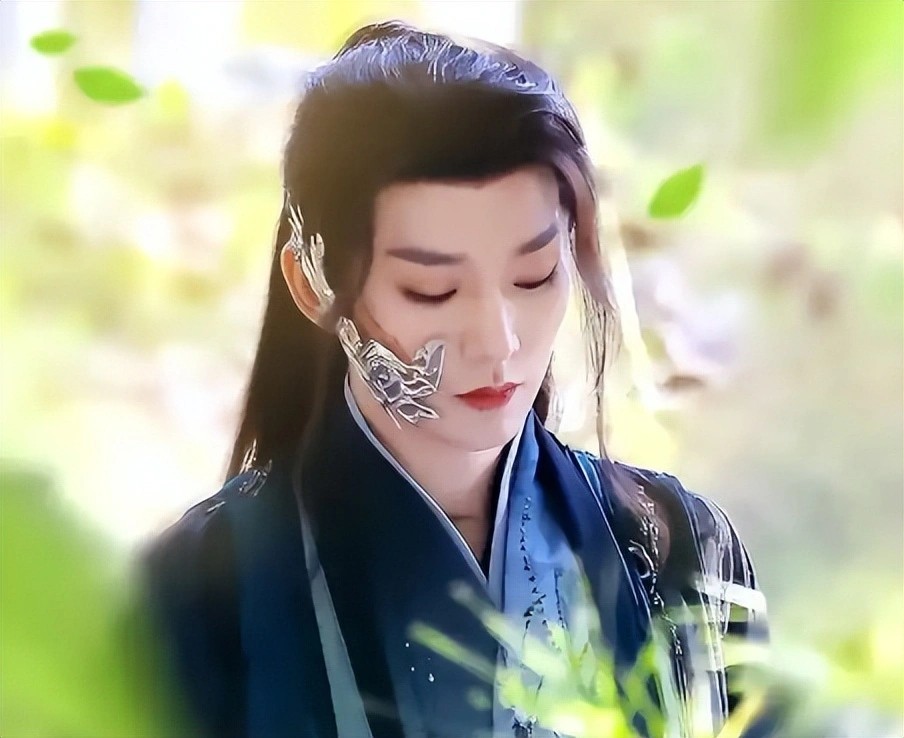 何雁诗坦言缺钱想拍剧?好友蔡思贝母性爆发,眼神流露令网民触动