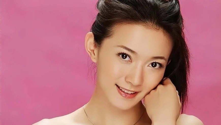 在探讨企业于AI时代的发展脉络时,效率、机遇与挑战无疑构成了核心议题