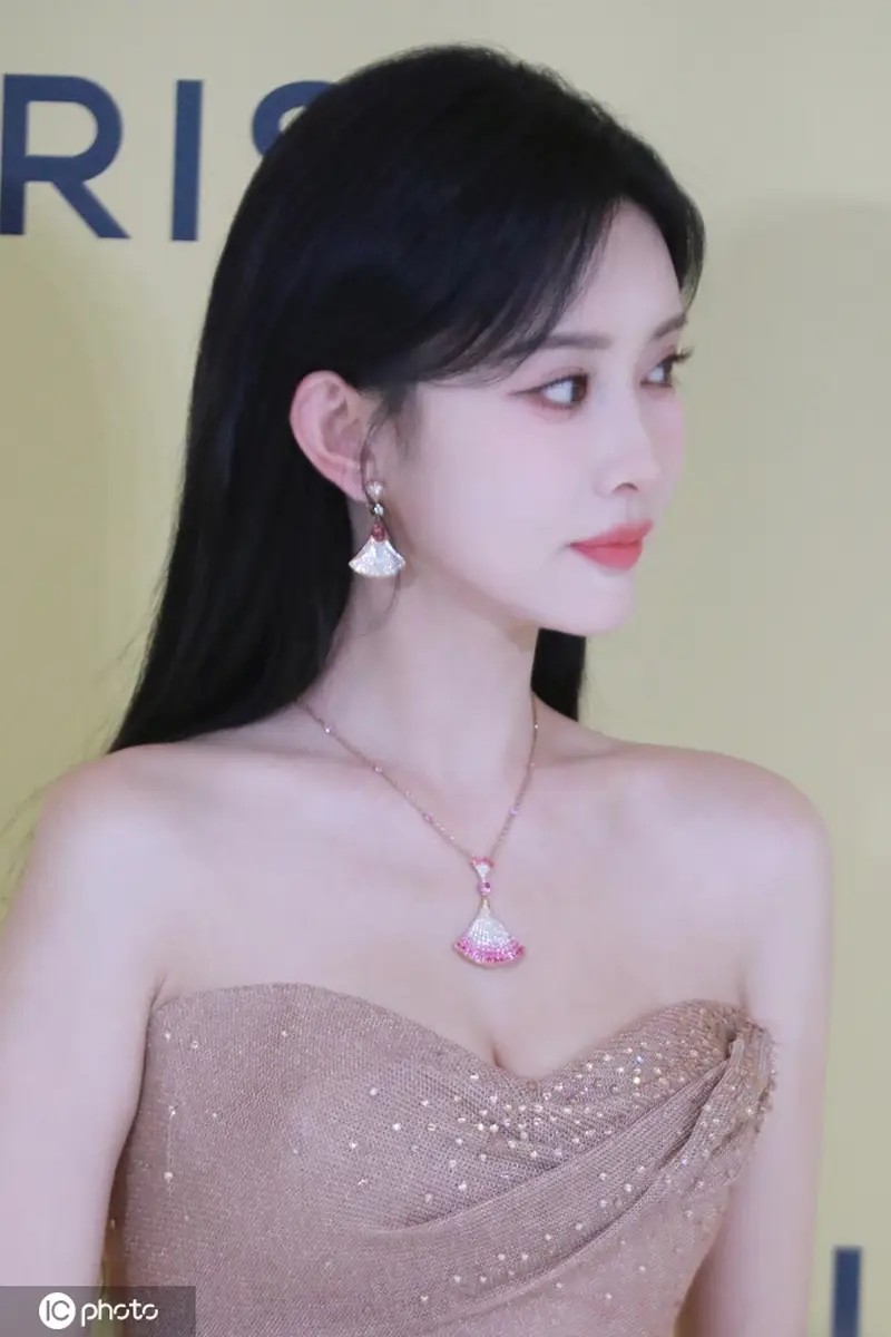 前TVB女星在东莞打工求生坦言每一份工作都不容易